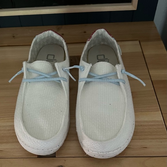 Hey Dude slip on shoes. Size 7 Excellent condition - Picture 3 of 6